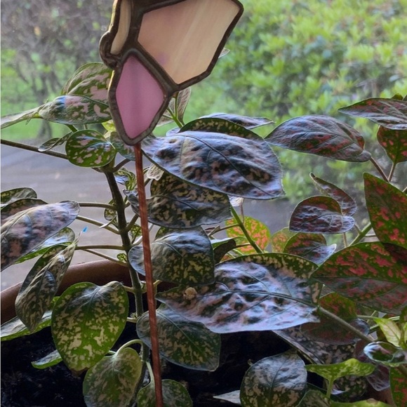 Butterfly, Plant companion, give your plant a buddy Handcrafted Stained-glass - Picture 2 of 4